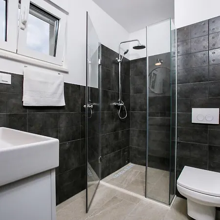 Am Lori By Interhome 펜션 로고즈니차