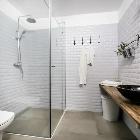 펜션 Am Lori By Interhome 로고즈니차