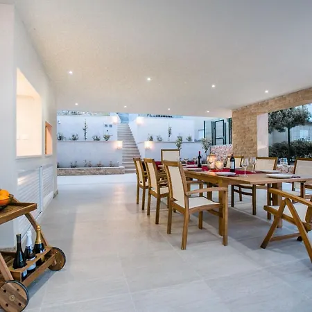 Am Lori By Interhome 로고즈니차